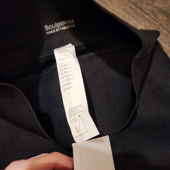 NWT Fabletics High Waisted Sculptknit Macrame 7/8 Leggings - Picture 4 of 5